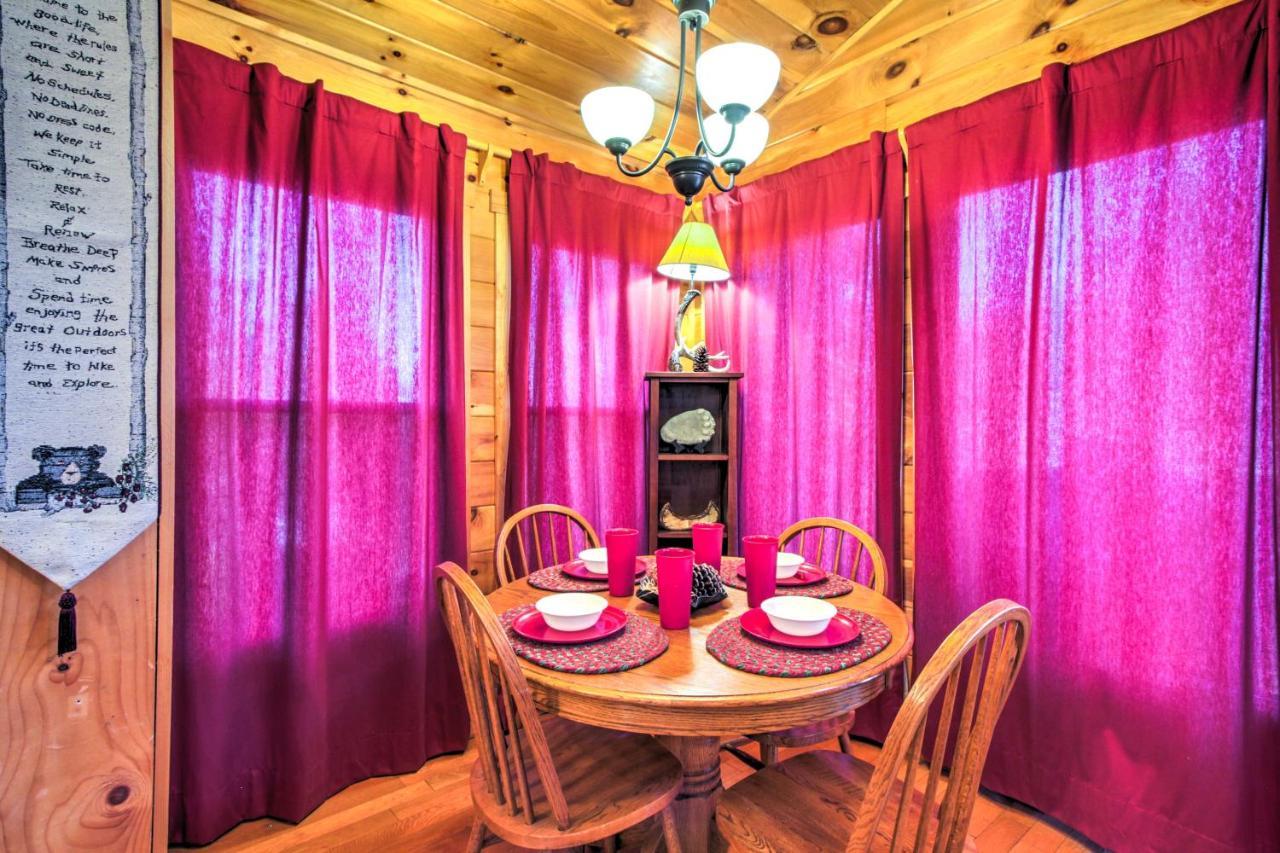Villa Tree Top Dream Cabin With Hot Tub In Gatlinburg! Exterior foto