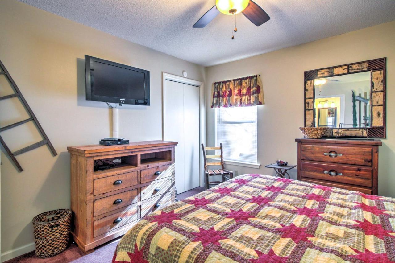 Villa Tree Top Dream Cabin With Hot Tub In Gatlinburg! Exterior foto