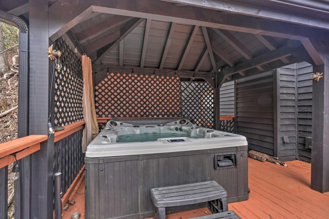 Villa Tree Top Dream Cabin With Hot Tub In Gatlinburg! Exterior foto